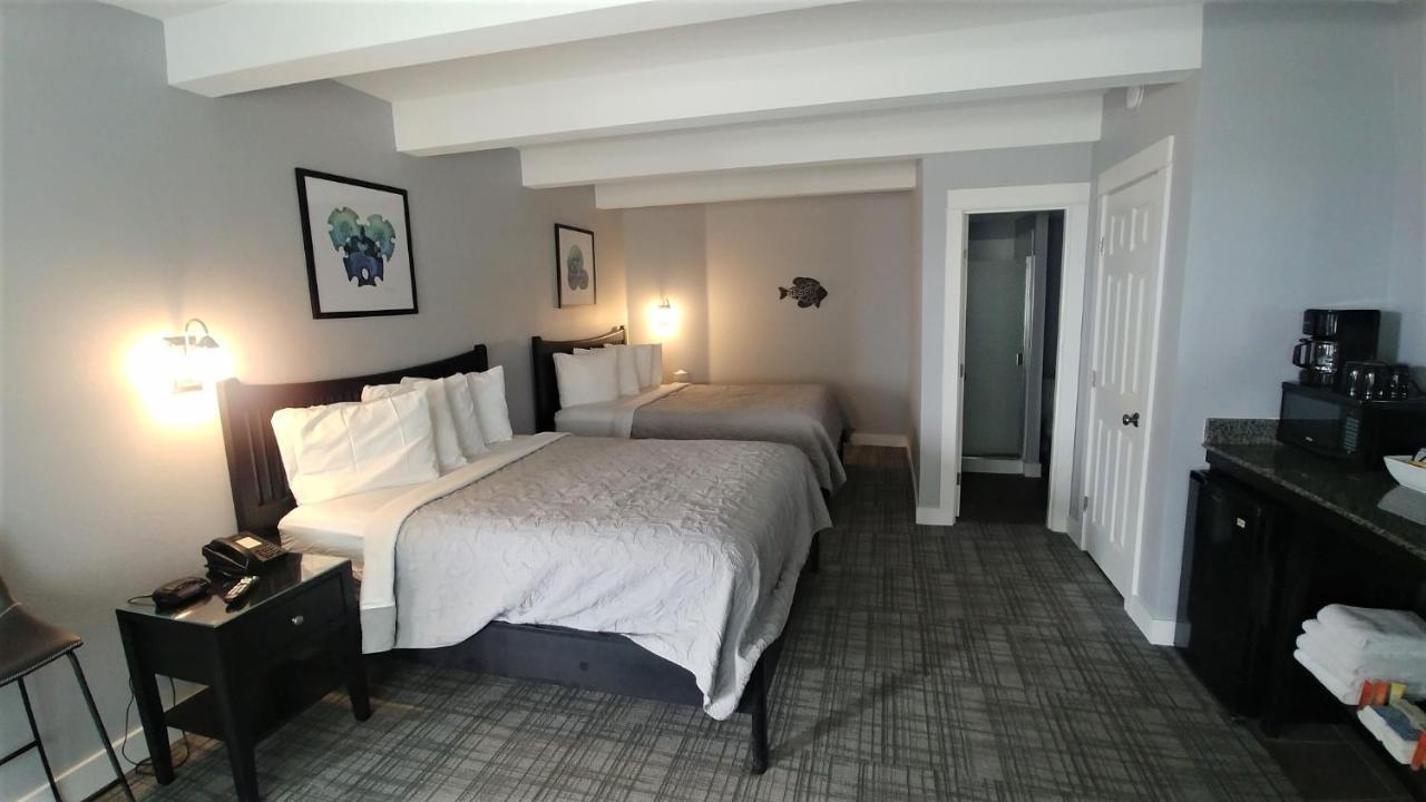 Beachfront Manor Hotel Линкън Сити Екстериор снимка