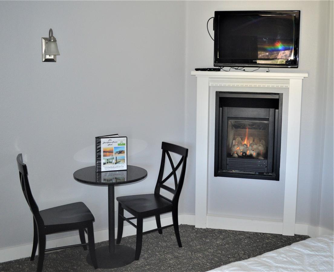Beachfront Manor Hotel Линкън Сити Екстериор снимка
